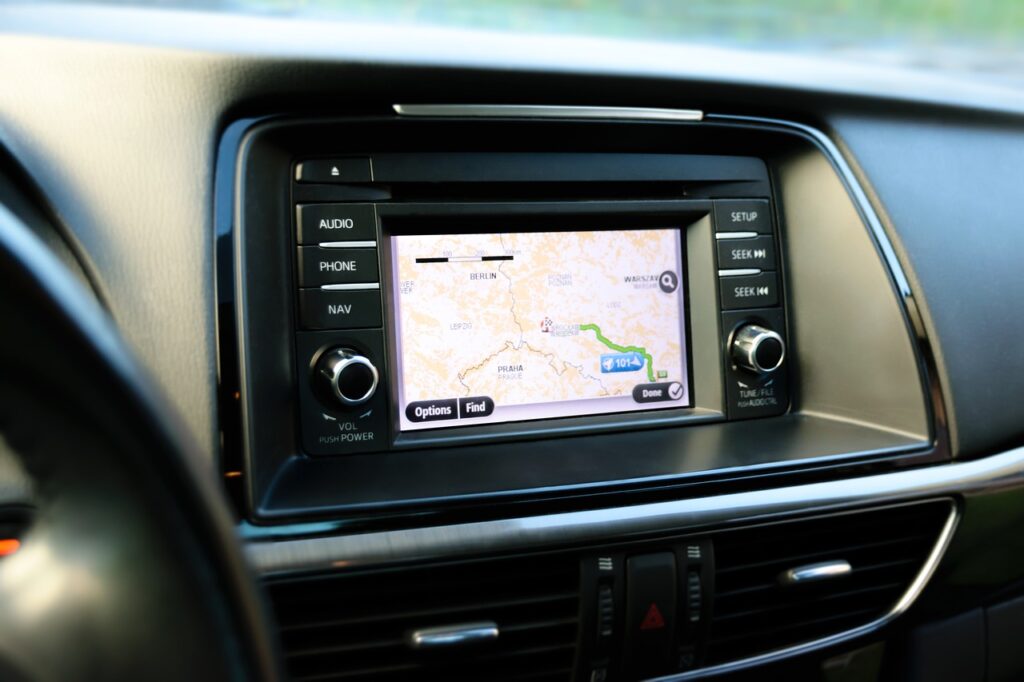 How to install a car navigation system
